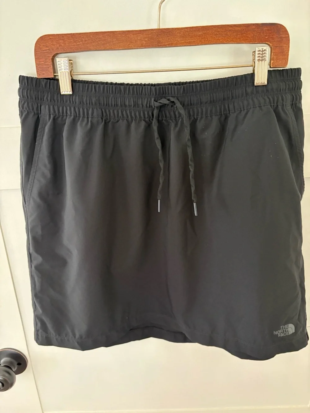 The North Face Drawstring Elastic Waist Performance Skirt. Size Large. - Picture 1 of 9